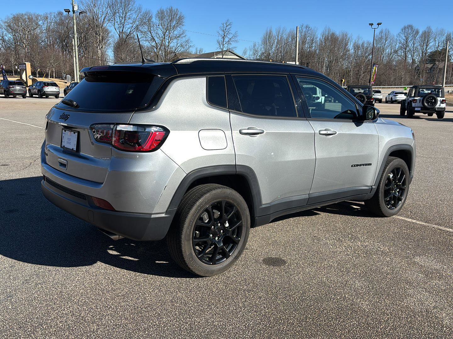 Used 2022 Jeep Compass Altitude video 3