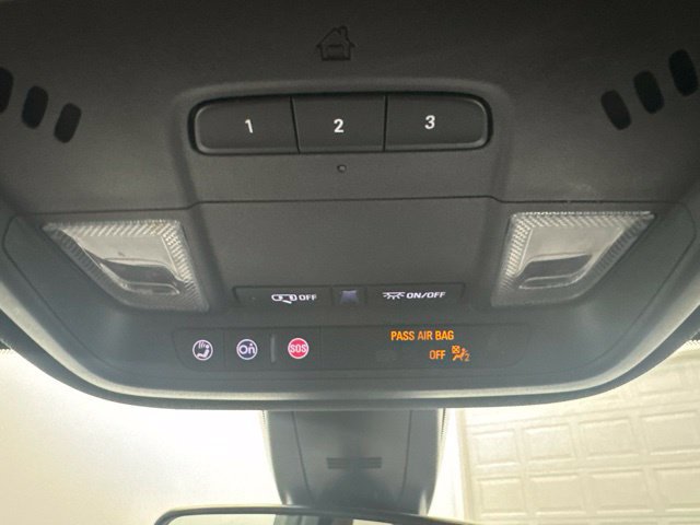 Used 2022 Chevrolet Traverse LT FWD image 20