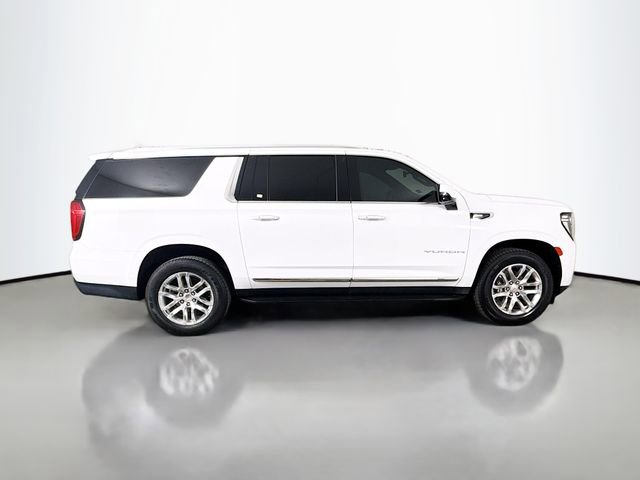 Used 2022 GMC Yukon XL SLT w/ SLT Premium Package image 11