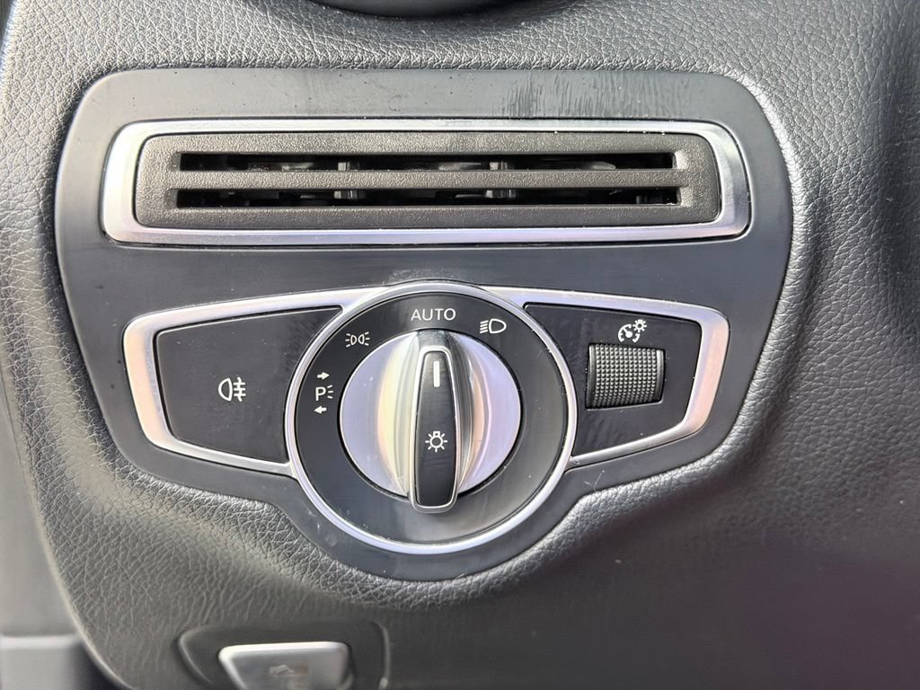 Used 2020 Mercedes-Benz C 300 Sedan image 42