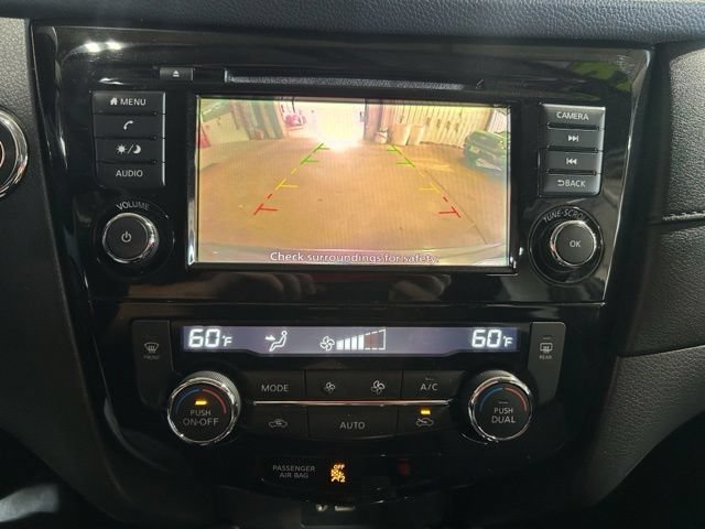 Used 2018 Nissan Rogue SV AWD/4WD image 3