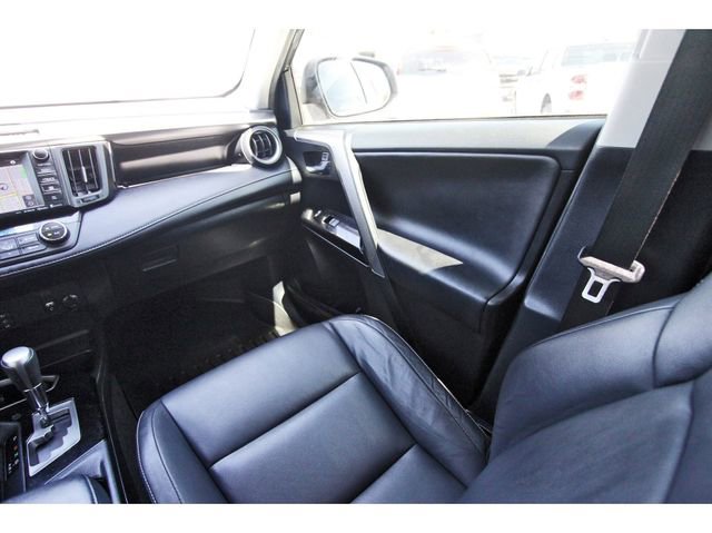 Used 2018 Toyota RAV4 Limited image 9