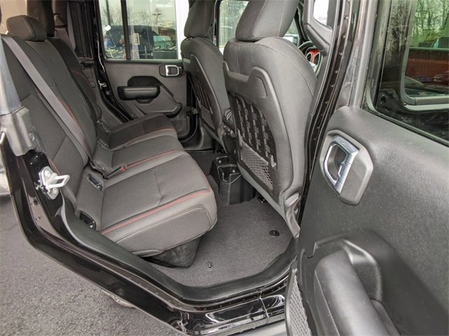 Used 2020 Jeep Gladiator Rubicon w/ Cold Weather Group image 11