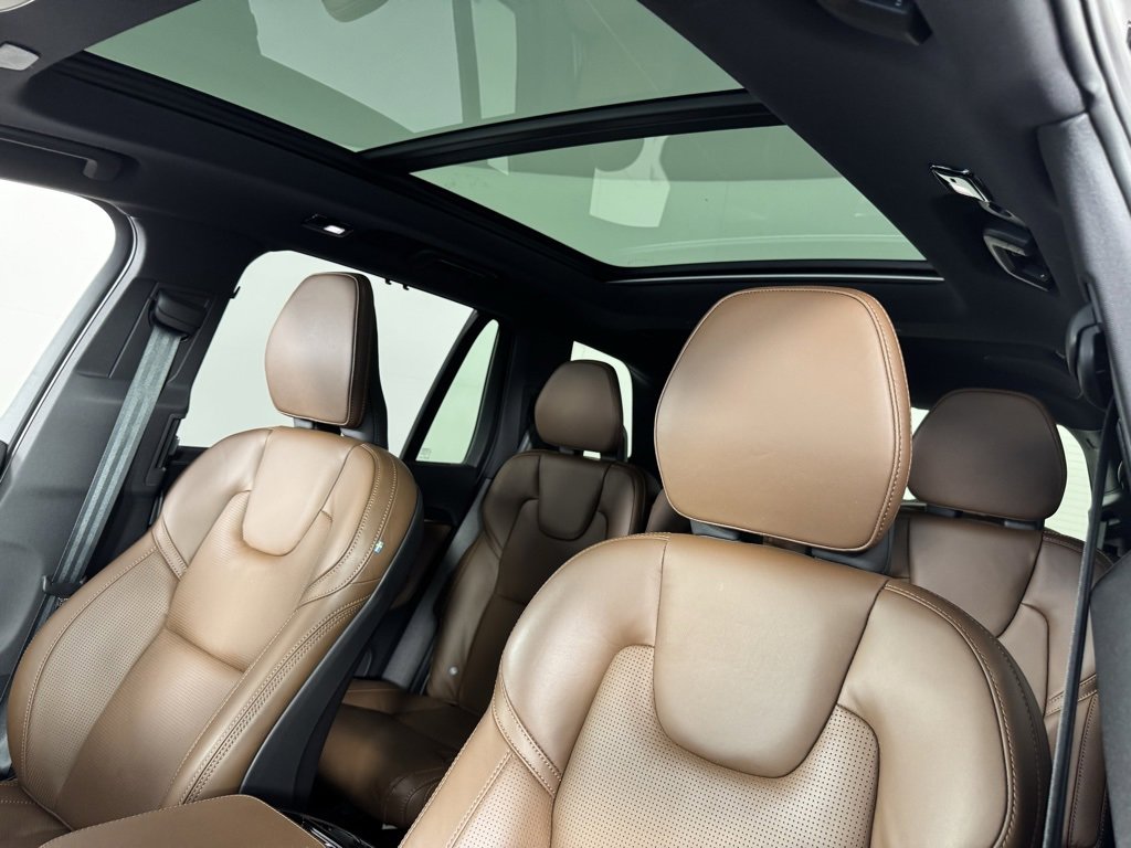 Certified 2024 Volvo XC90 T8 Ultimate w/ Protection Package Premier image 19