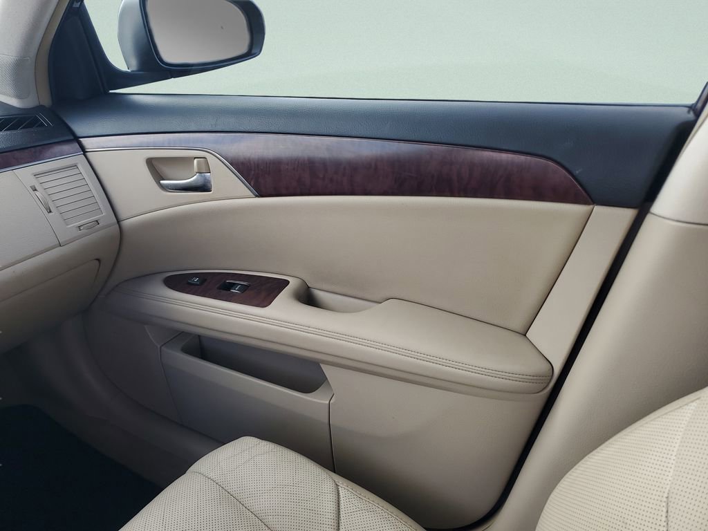 Used 2011 Toyota Avalon Limited FWD image 13