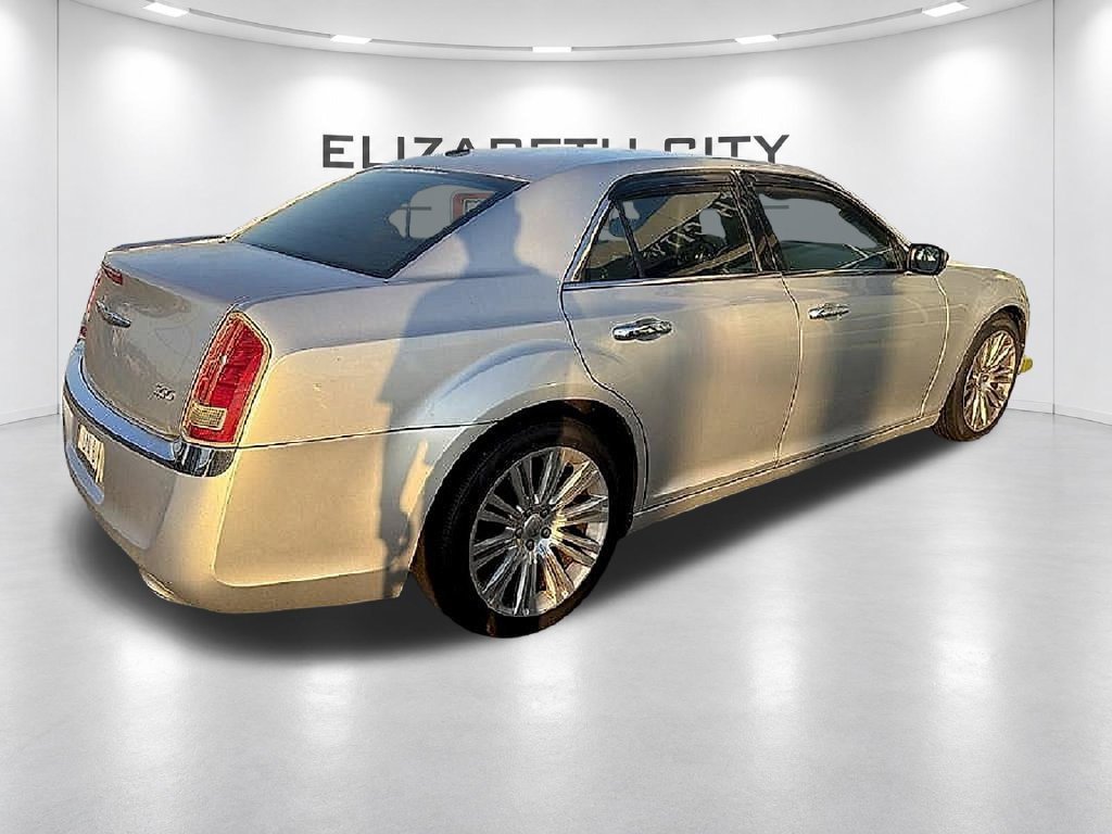 Used 2012 Chrysler 300 Limited RWD image 7