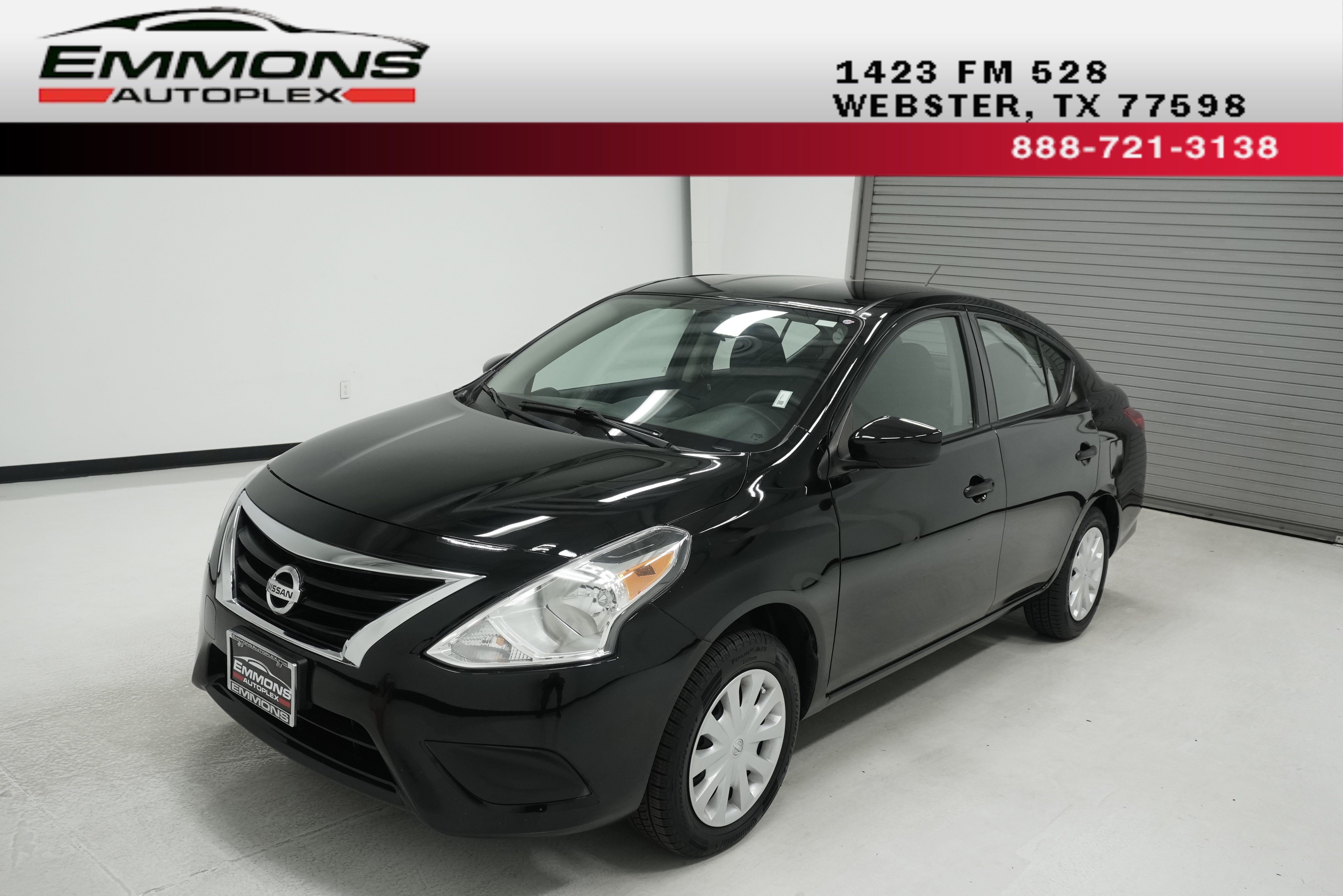 Used 2019 Nissan Versa S FWD image 1