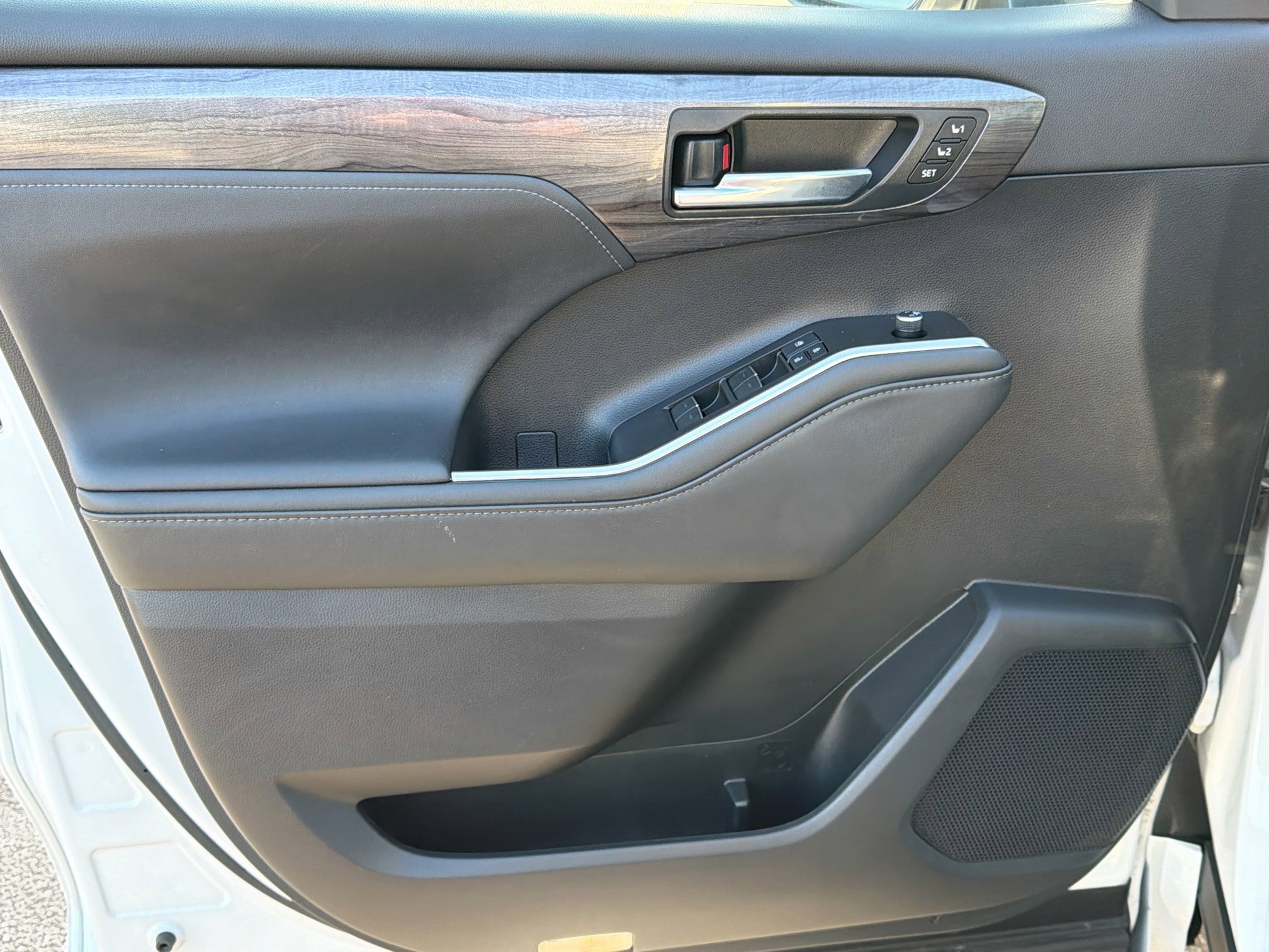 Used 2021 Toyota Highlander Limited image 22