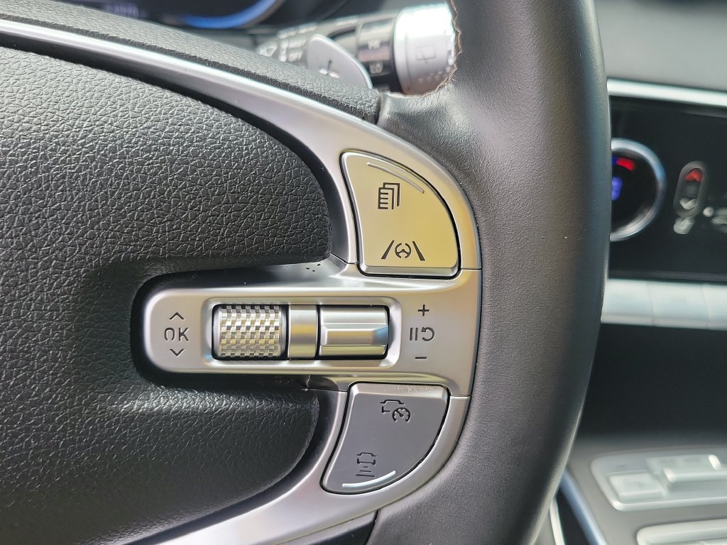 Used 2023 Genesis GV70 2.5T AWD/4WD image 25