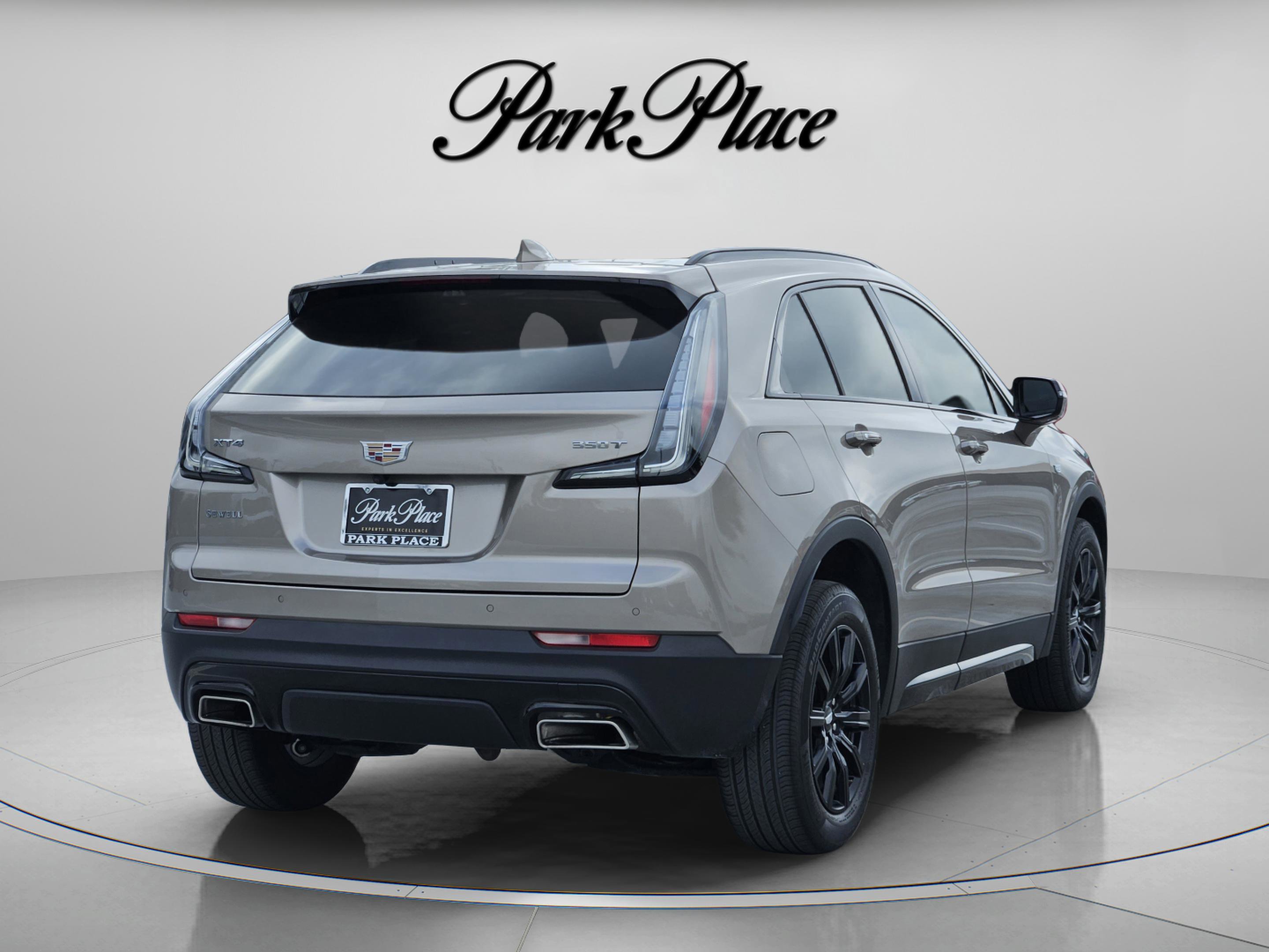Used 2022 Cadillac XT4 Sport w/ Enhanced Visibility Package FWD image 6