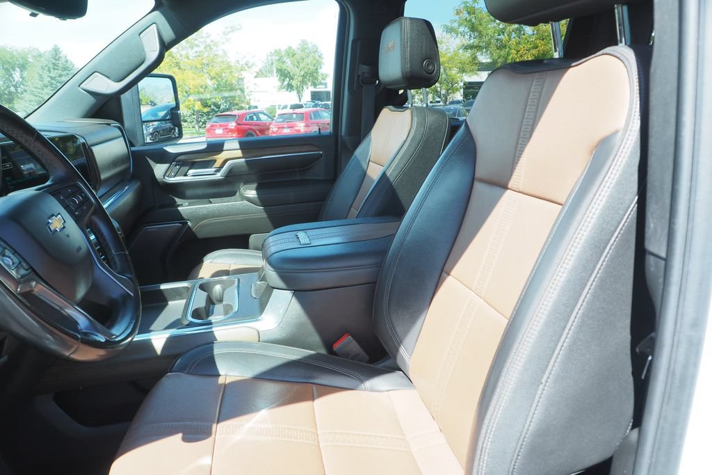 Used 2024 Chevrolet Silverado 3500 High Country w/ High Country Premium Package AWD/4WD image 13