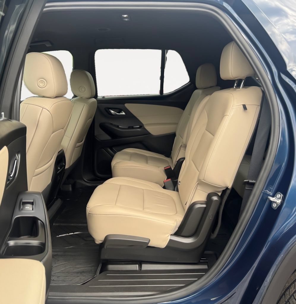 Used 2023 Chevrolet Traverse LT w/ LPO, Floor Liner Package AWD/4WD image 12