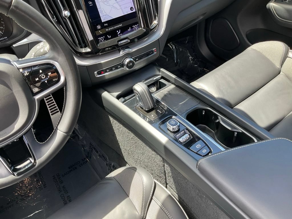 Used 2021 Volvo XC60 T8 R-Design w/ Advanced Package AWD/4WD image 46