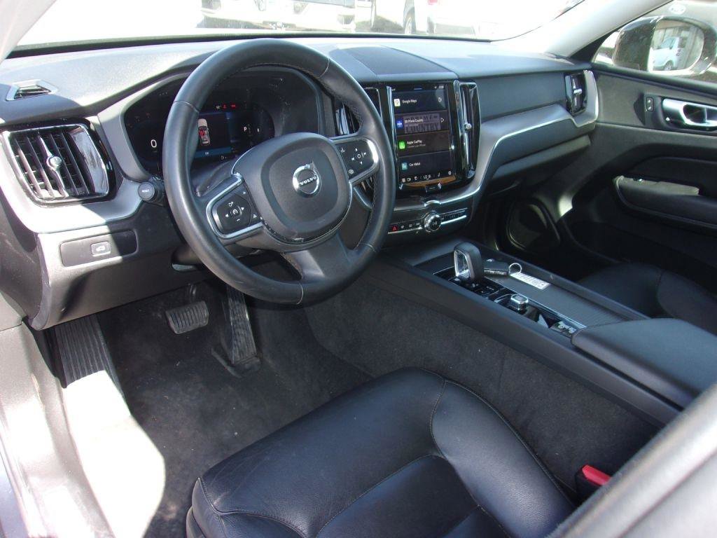 Used 2024 Volvo XC60 B5 Core image 11