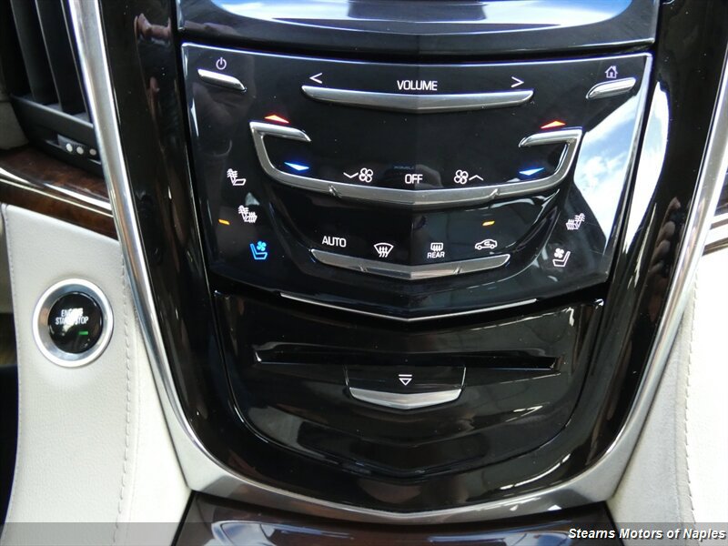 Used 2017 Cadillac Escalade ESV Luxury RWD image 32