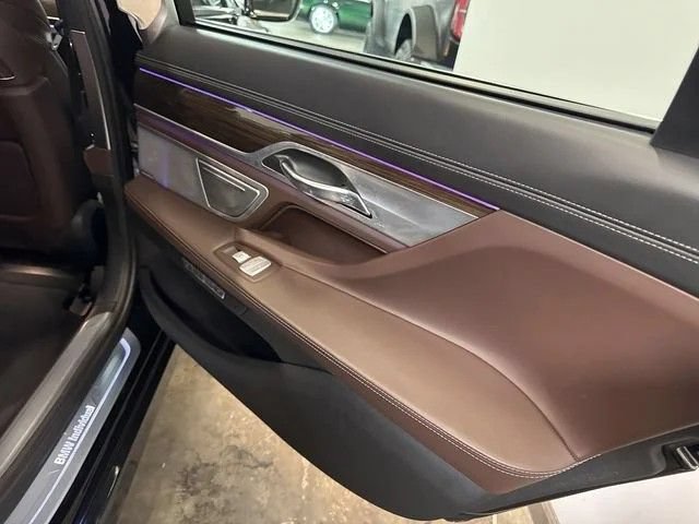 Used 2018 BMW 750i RWD image 30