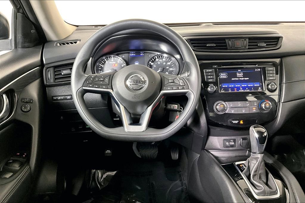 Used 2018 Nissan Rogue S image 5