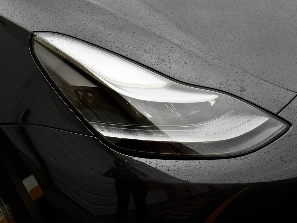 Used 2024 Tesla Model Y Long Range RWD image 22