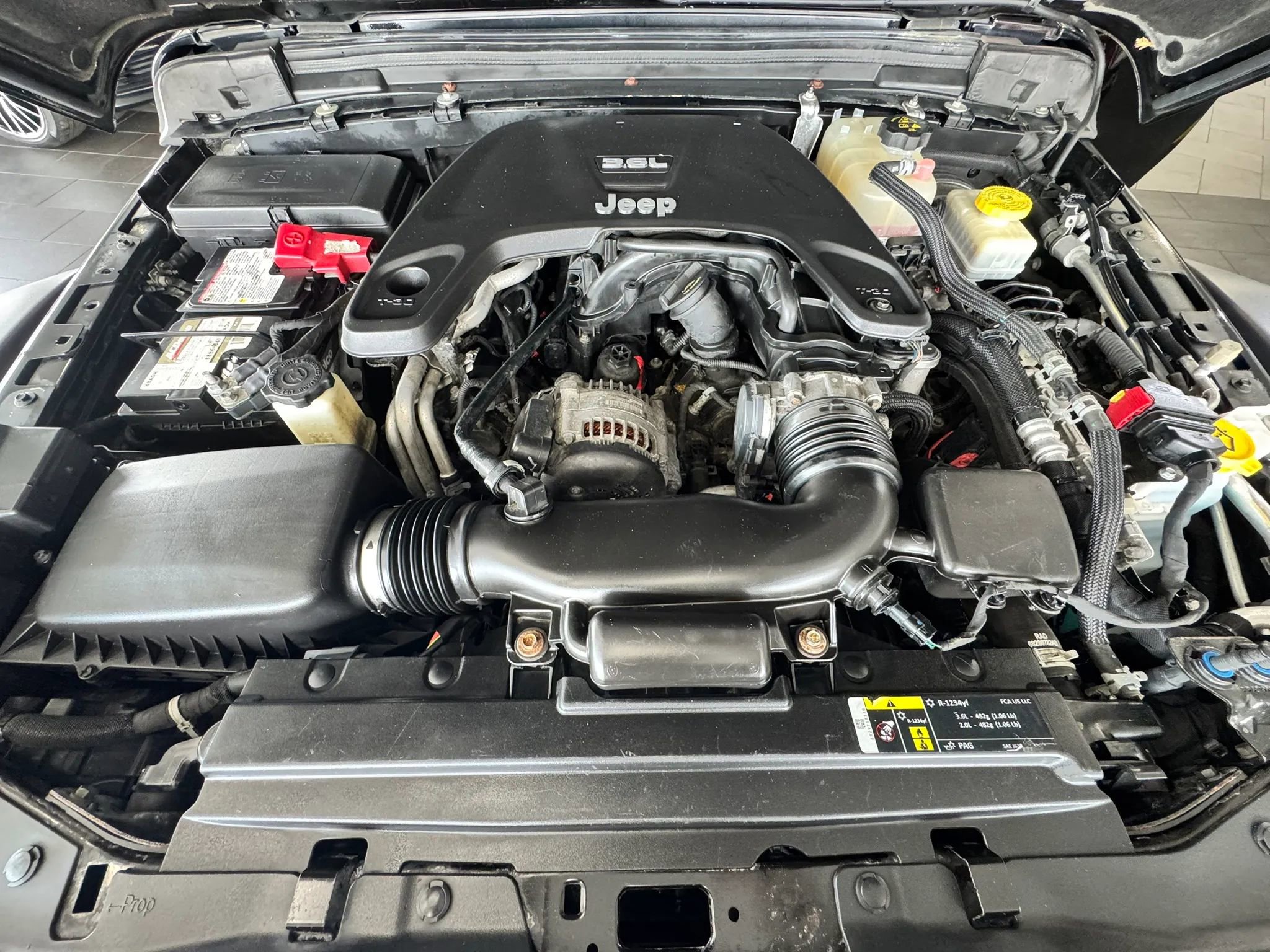 Used 2018 Jeep Wrangler Unlimited Rubicon image 39