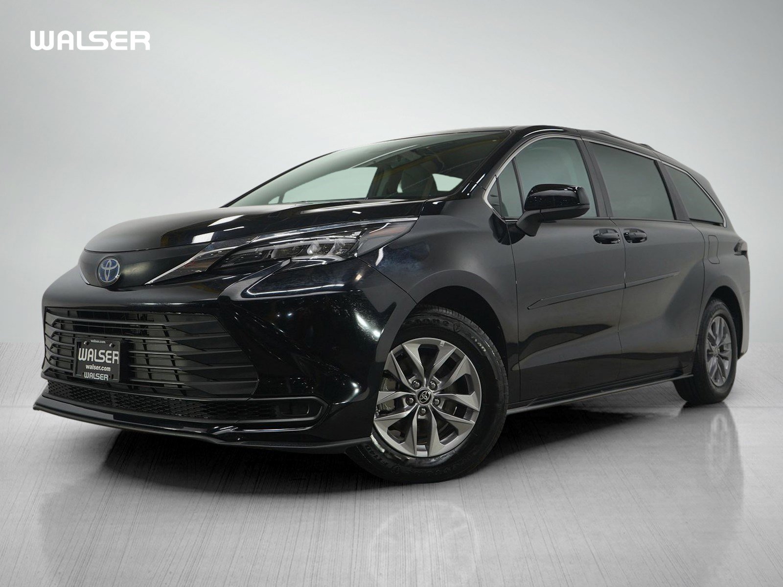 Used 2024 Toyota Sienna LE