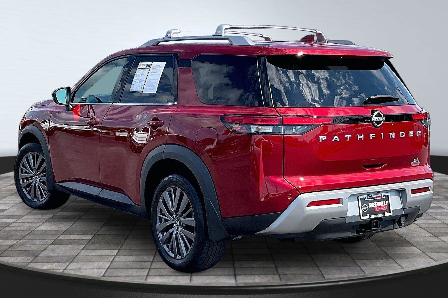 Certified 2024 Nissan Pathfinder SL w/ SL Premium Package FWD image 3