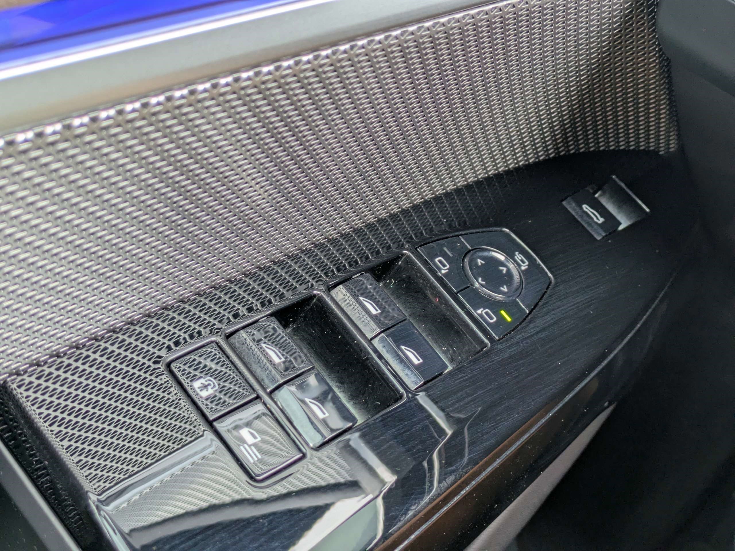 Used 2025 BMW 740i w/ Executive Package RWD image 20