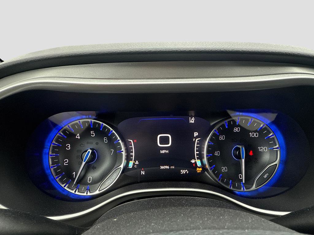 Used 2025 Chrysler Pacifica Select FWD image 18