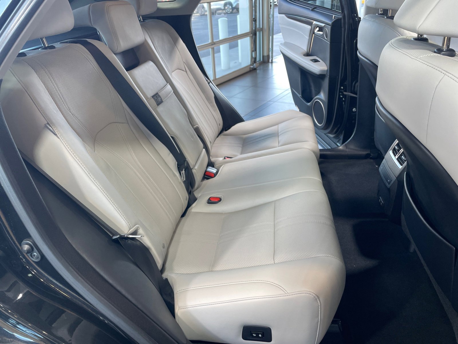 Used 2020 Lexus RX 350 FWD w/ Luxury Package image 18