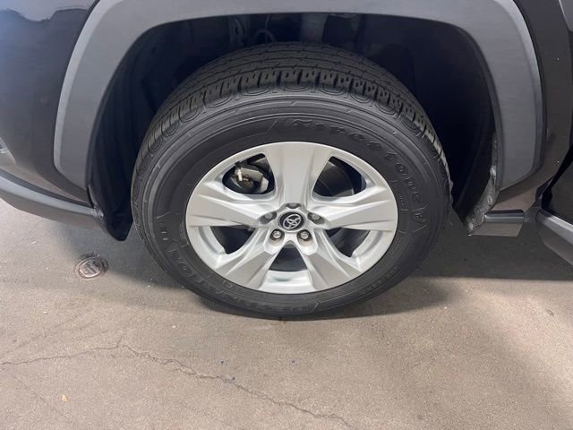 Used 2020 Toyota RAV4 XLE w/ Convenience Package image 30