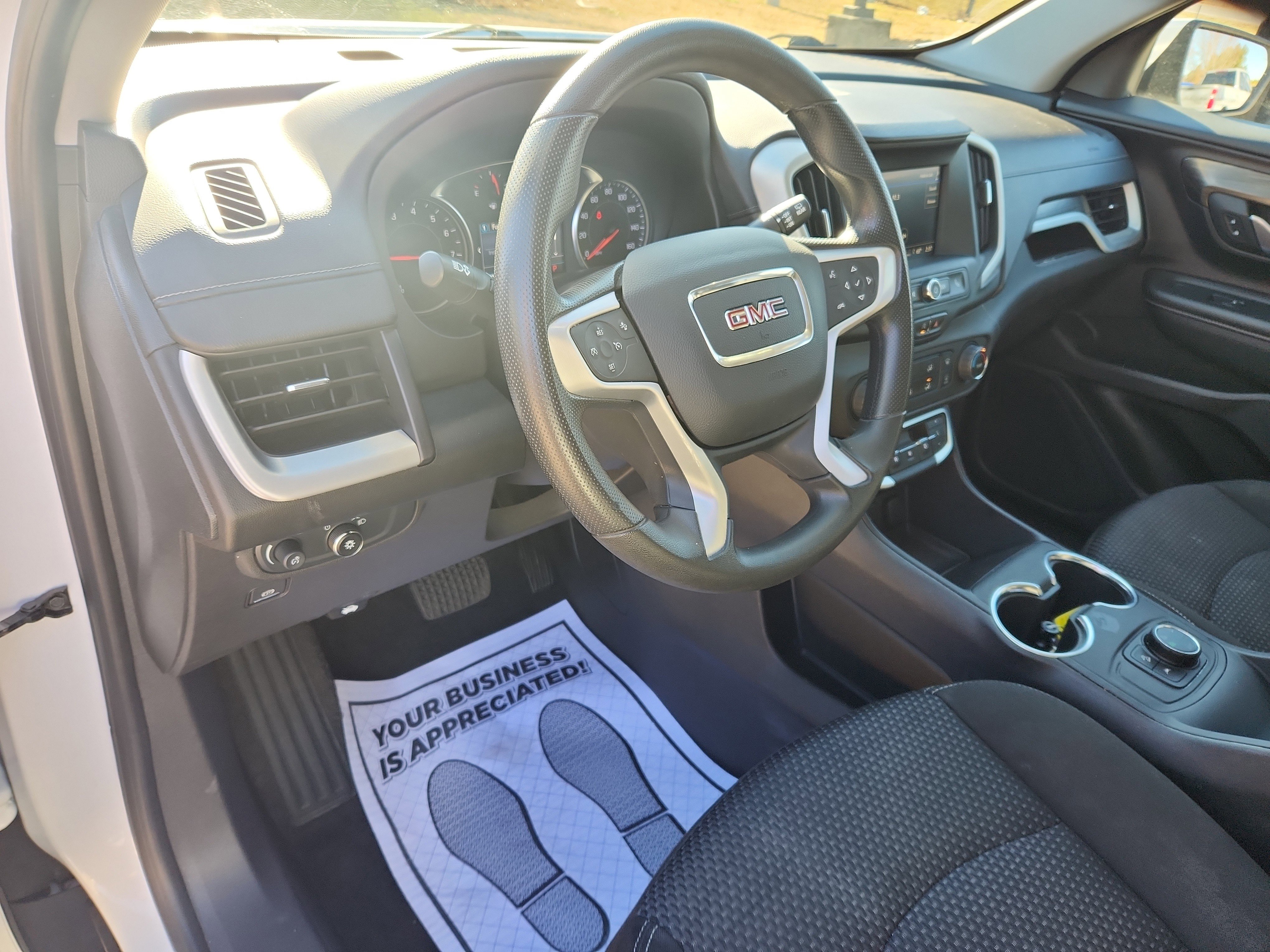 Used 2024 GMC Terrain SLE image 24