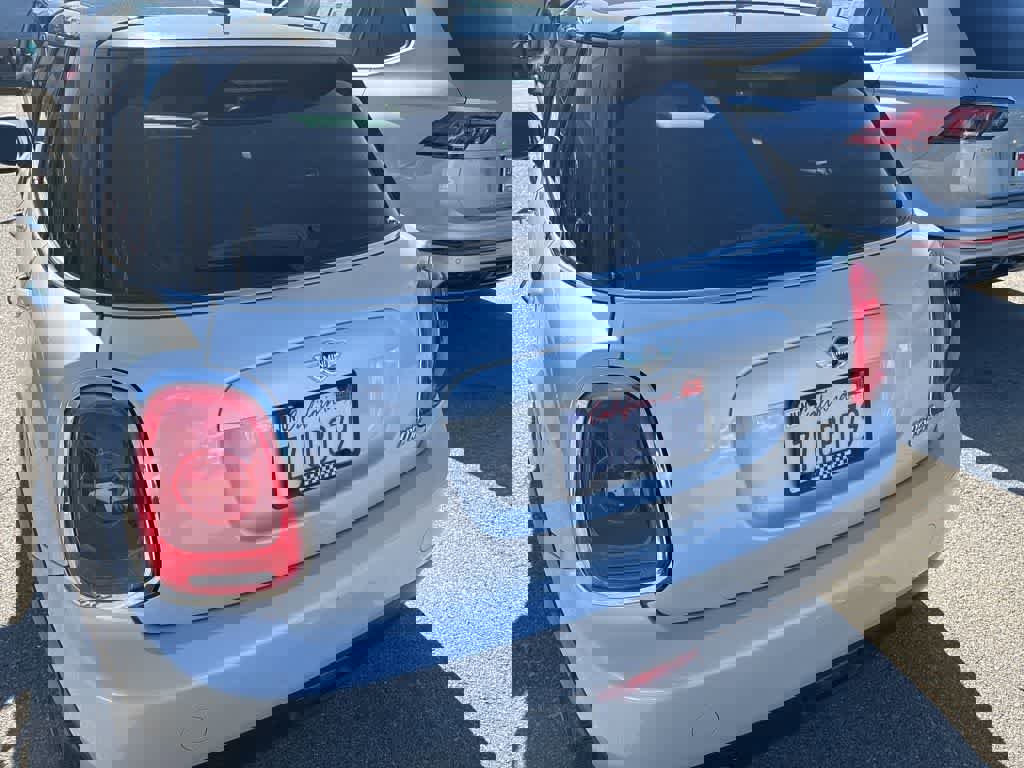 Used 2015 MINI Cooper 4-Door Hardtop image 10