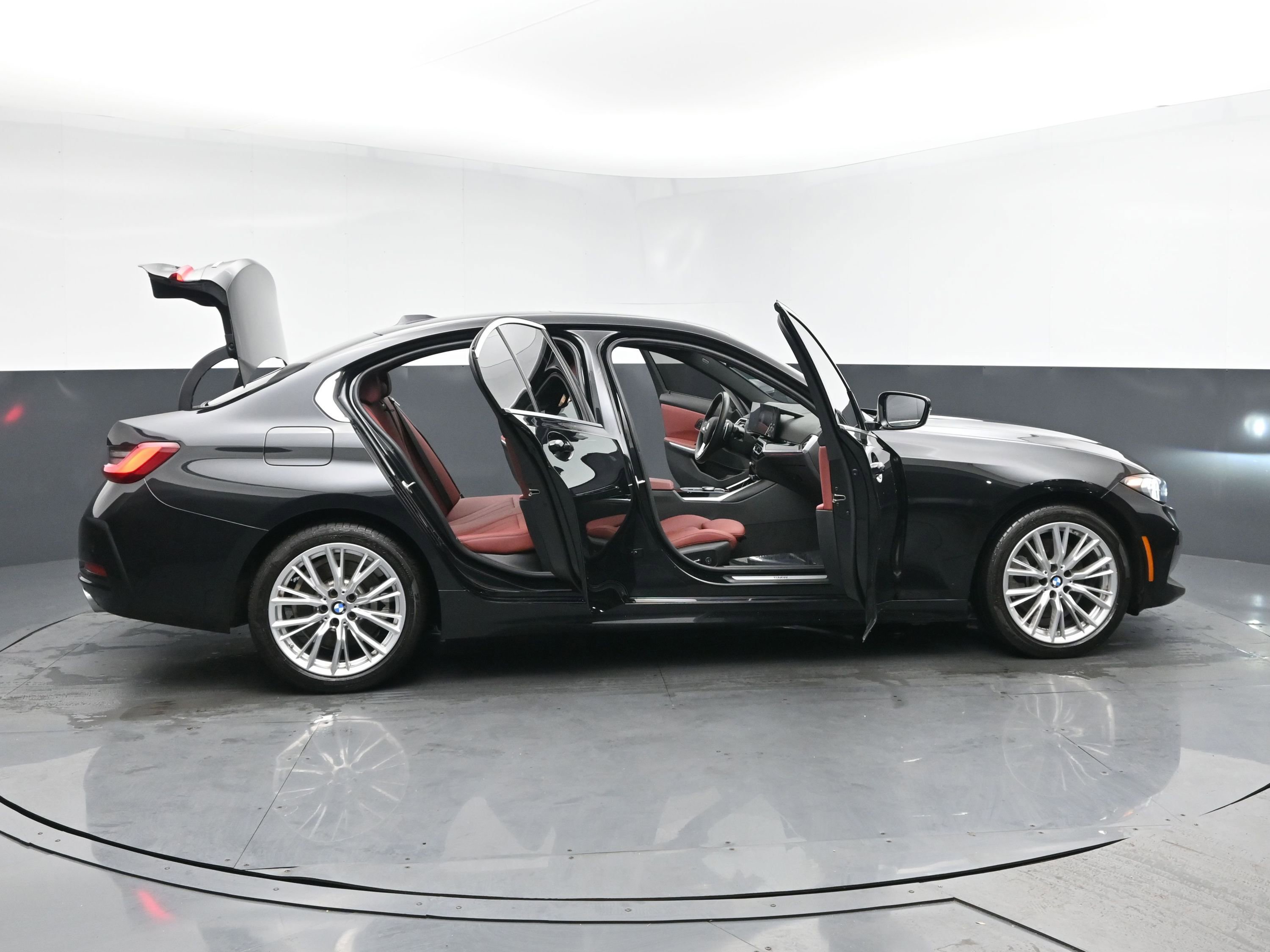 Used 2024 BMW 330i Sedan w/ Convenience Package image 29