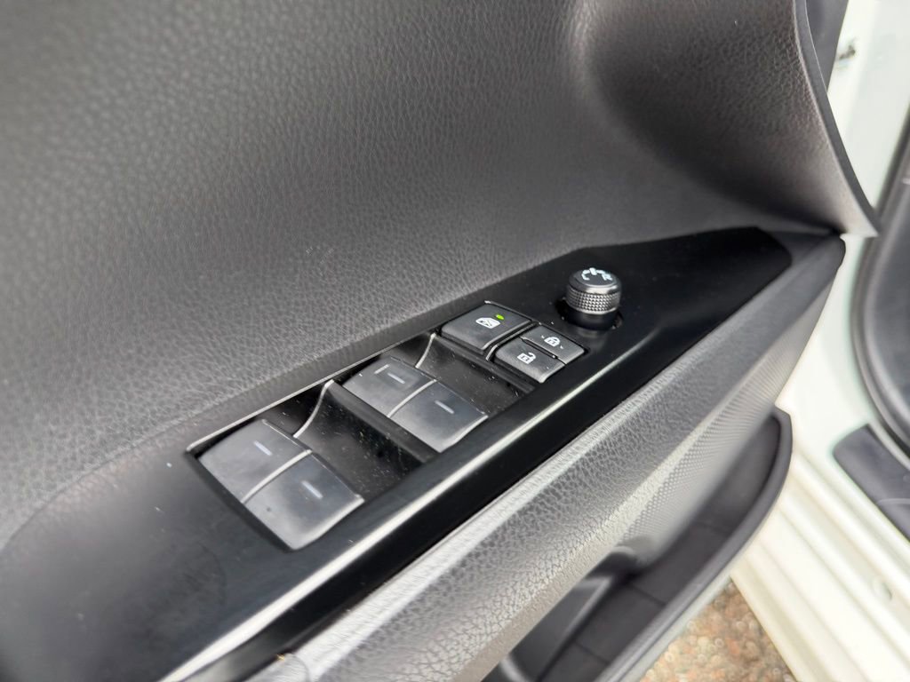 Used 2025 Toyota Camry SE FWD image 17
