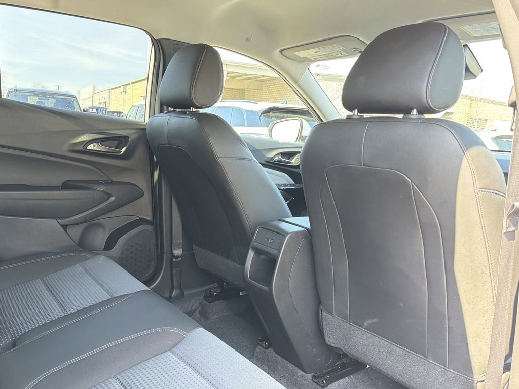 Used 2025 Chevrolet Trax LT image 17