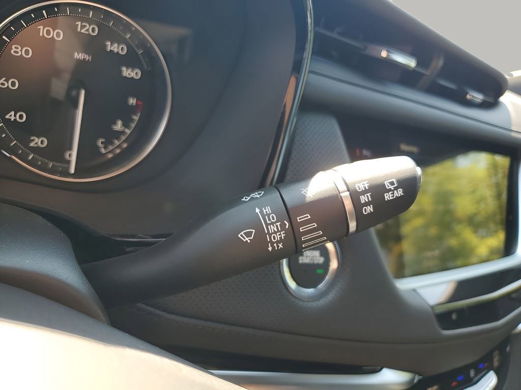 New 2025 Cadillac XT6 Luxury image 39