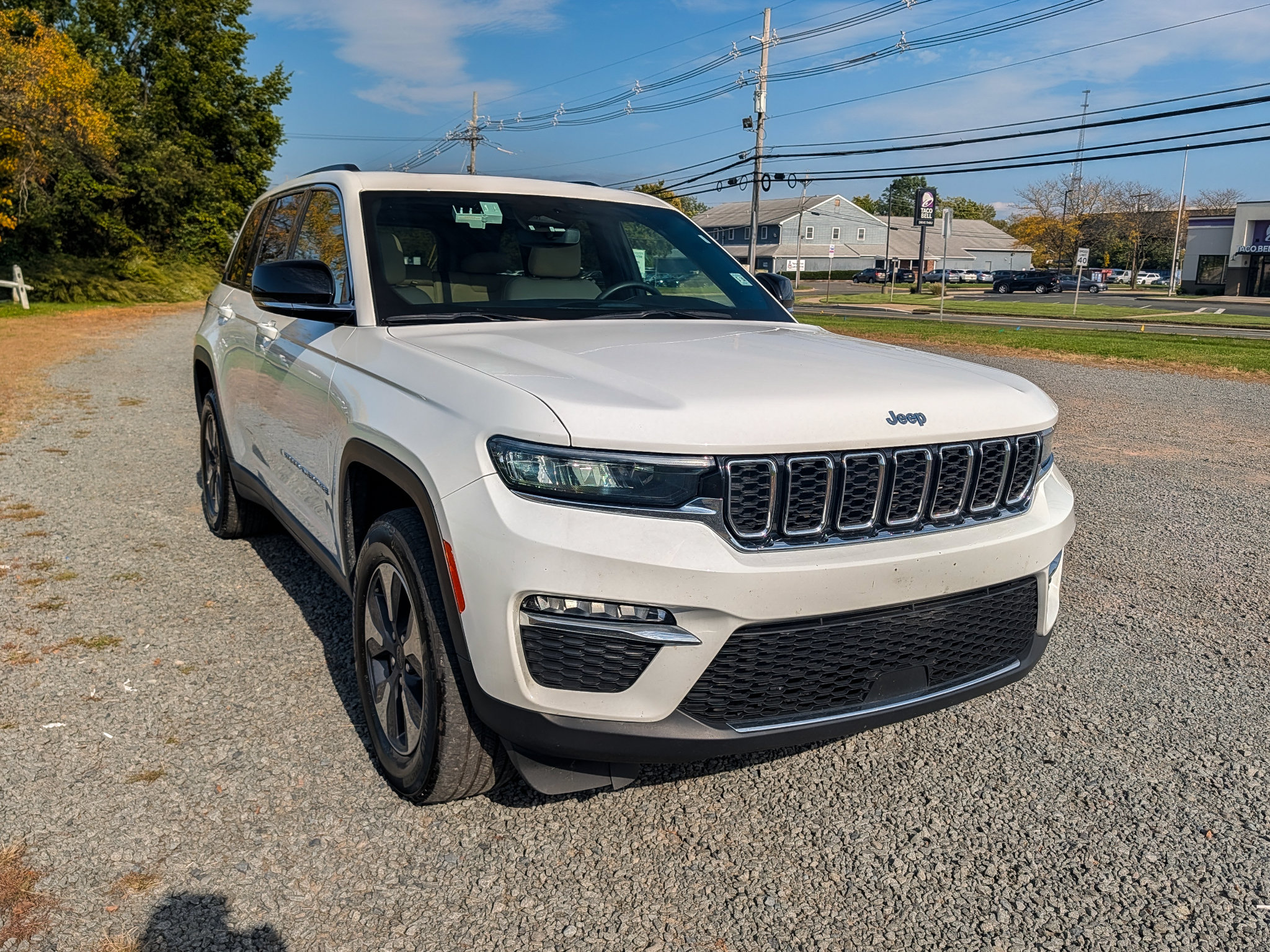 Used 2024 Jeep Grand Cherokee Limited 4xe AWD/4WD image 3