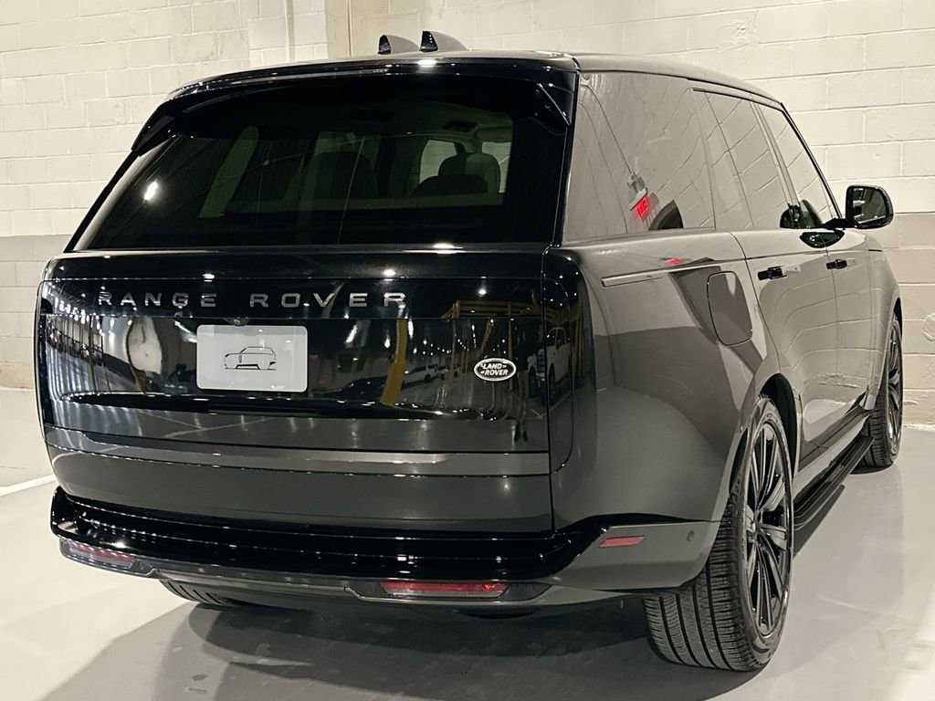 Used 2023 Land Rover Range Rover SE image 3