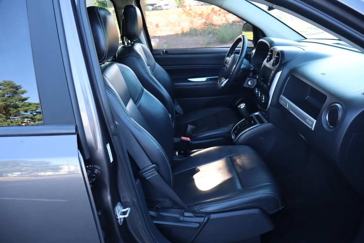 Used 2016 Jeep Compass High Altitude AWD/4WD image 22