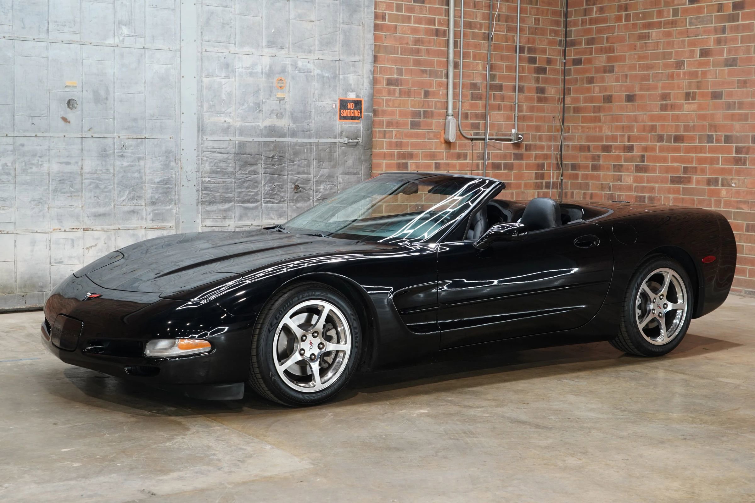 Used 2004 Chevrolet Corvette Convertible w/ Preferred Equipment Group image 9