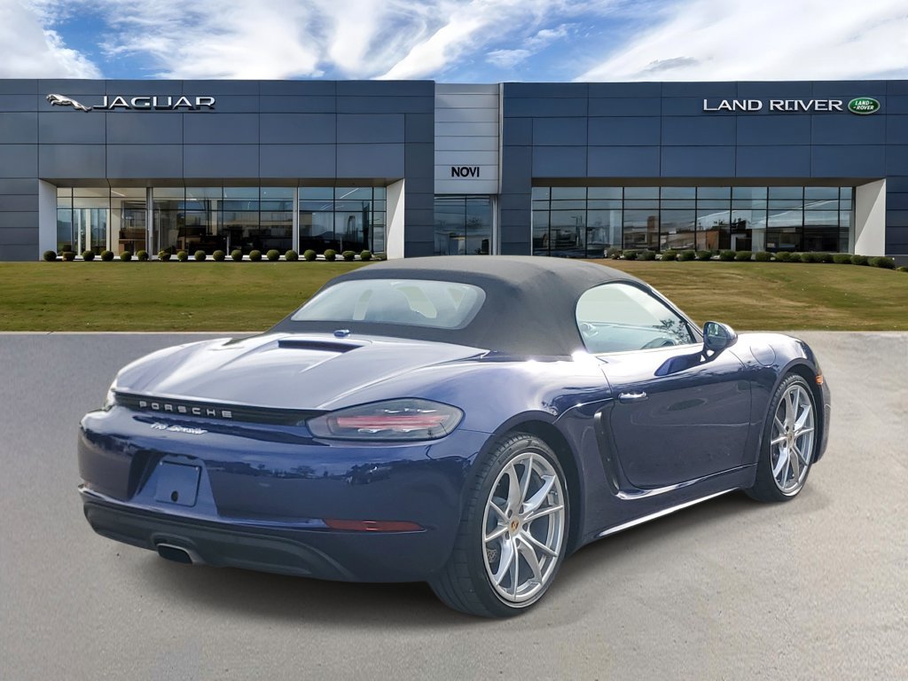 Used 2024 Porsche 718 Boxster RWD image 3