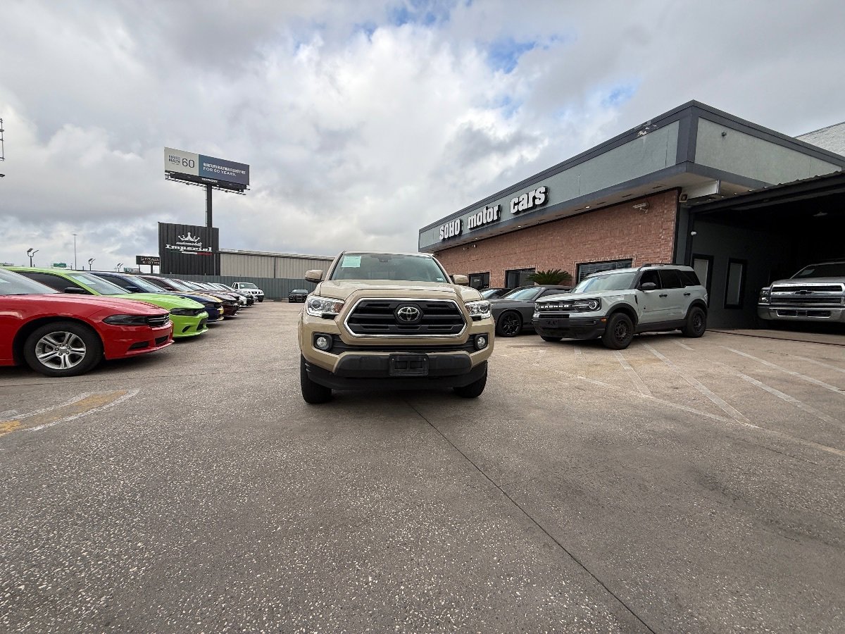 Used 2019 Toyota Tacoma SR5 RWD image 10