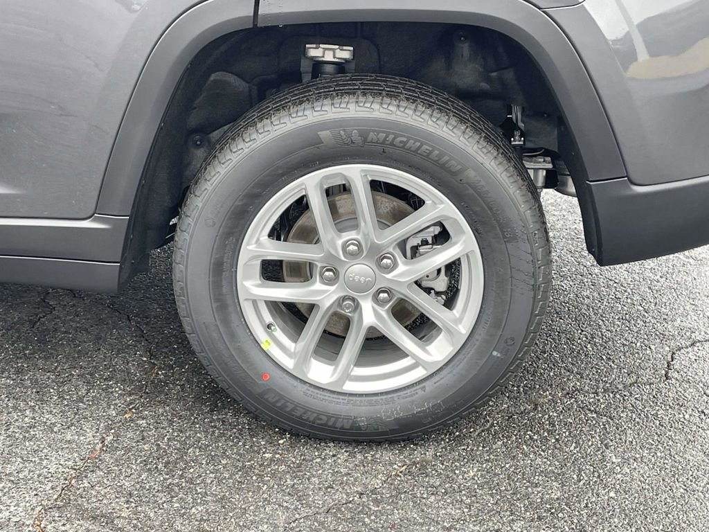 New 2025 Jeep Grand Cherokee Laredo X w/ Luxury Tech Group I image 11