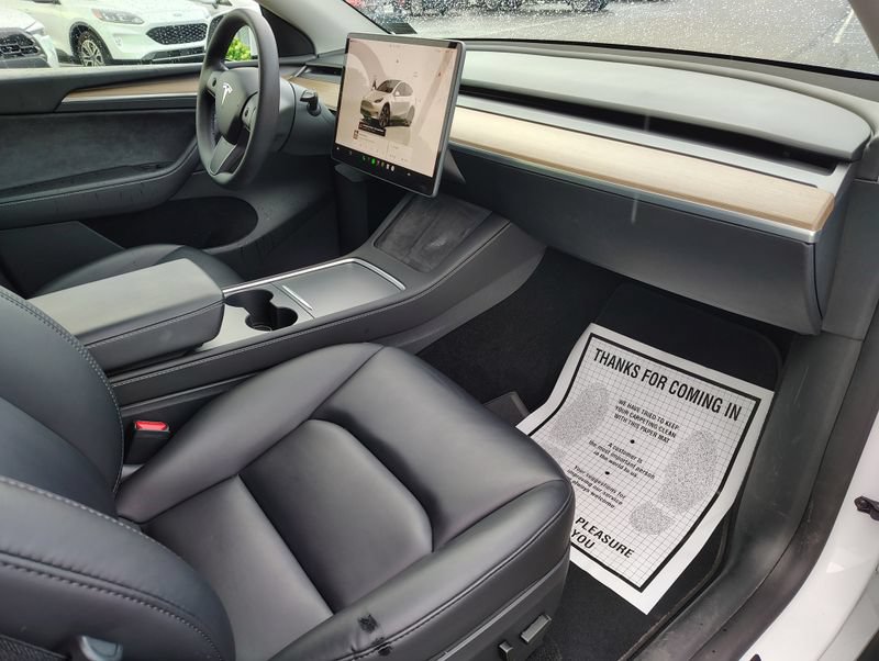 Used 2025 Tesla Model Y Long Range AWD/4WD image 22
