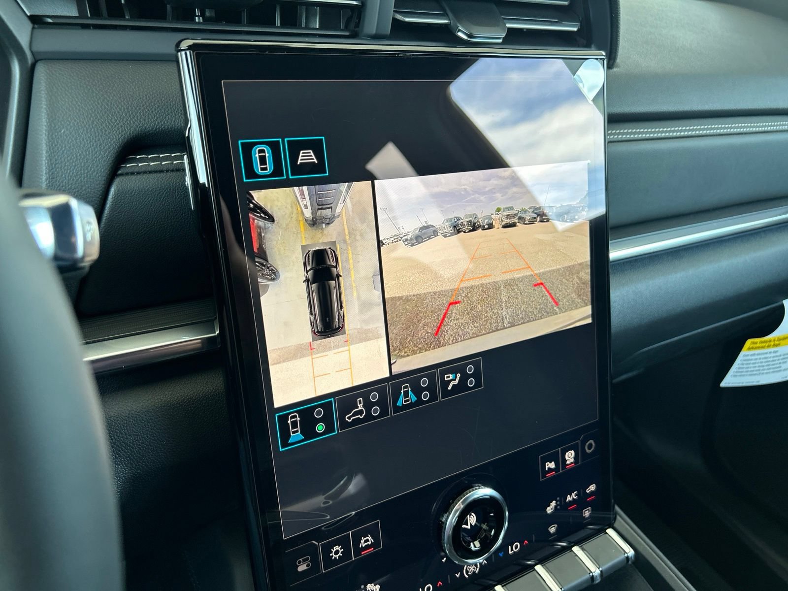 New 2027 GMC Terrain Elevation w/ Elevation Premium Package FWD image 18