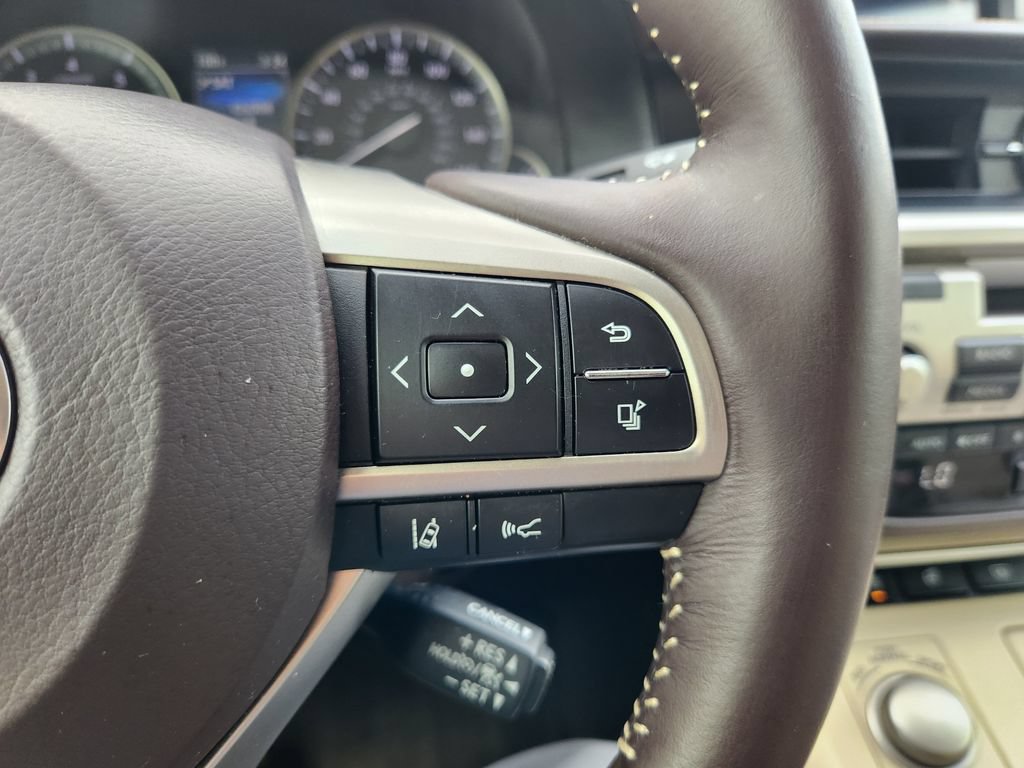 Used 2016 Lexus ES 350 w/ Luxury Package w/Wood Trim FWD image 29