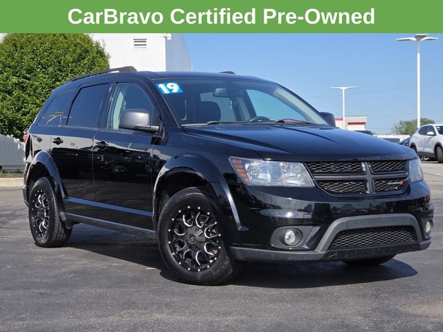 Used 2019 Dodge Journey SE w/ Blacktop Package FWD image 2