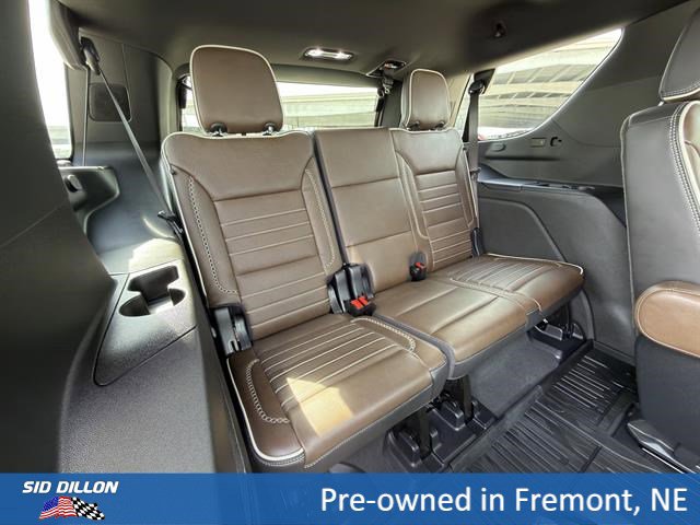 Certified 2025 GMC Yukon Denali Ultimate w/ LPO, Floor Liner Package AWD/4WD image 24