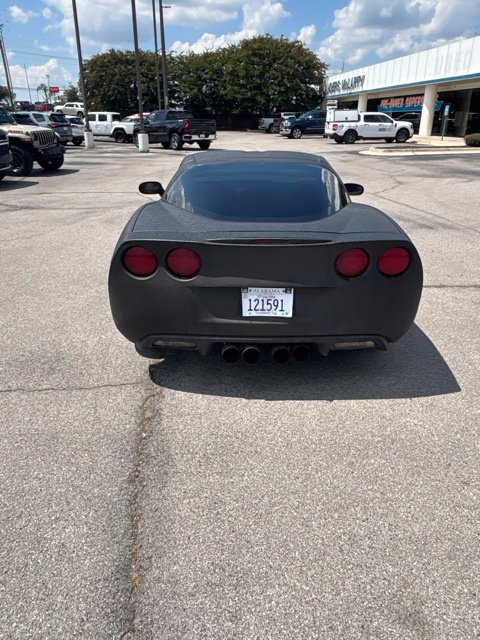 Used 2010 Chevrolet Corvette Coupe w/ 1LT RWD image 5
