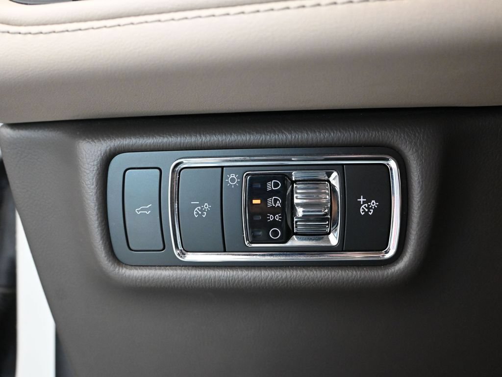 Used 2023 Lincoln Aviator Reserve AWD/4WD image 33