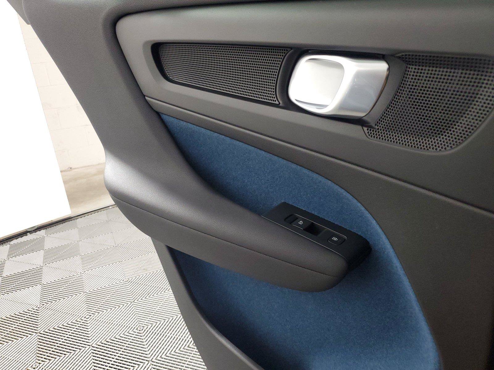Certified 2023 Volvo C40 P8 Recharge Ultimate AWD/4WD image 18